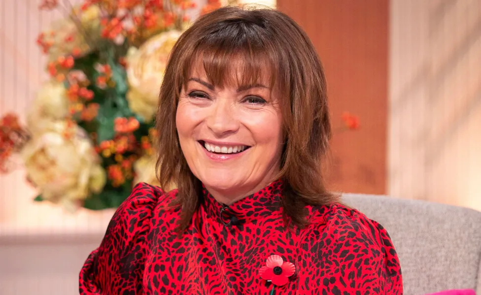 Care este secretul pielii strălucitoare a vedetei Lorraine Kelly