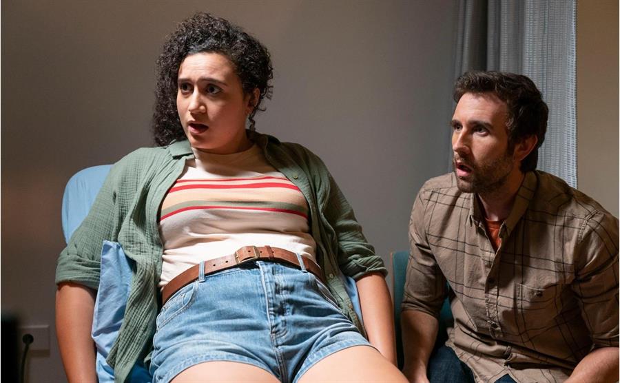 Filmul de comedie Baby Done explorează reticența femeii față de maternitatea iminentă