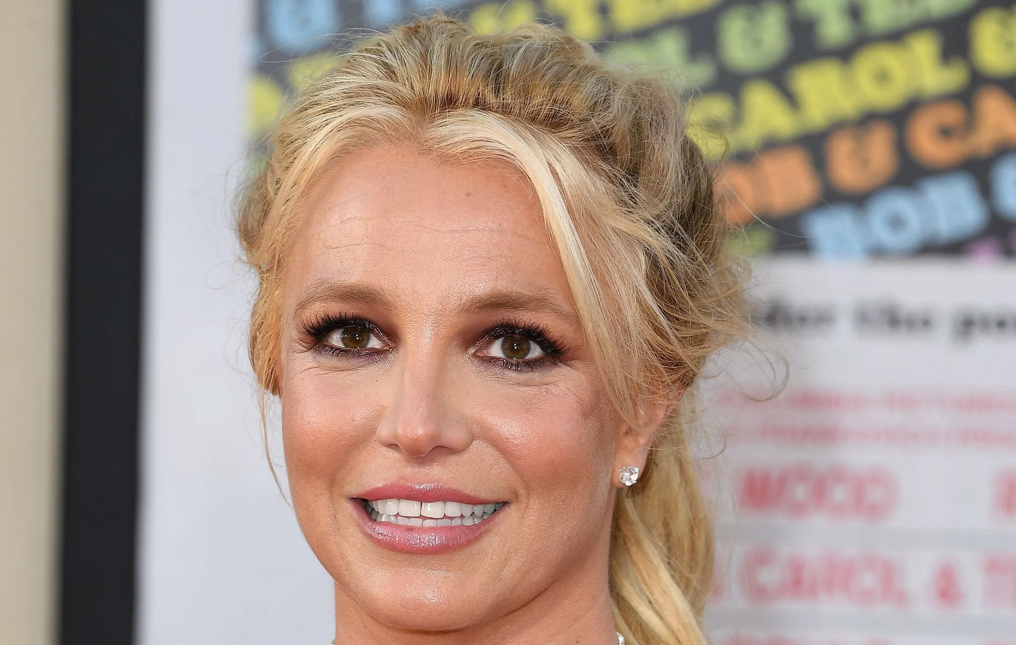 Judecătorul din cazul Britney Spears stabilește că tatăl cântăreței trebuie să aibă același statut de conservator