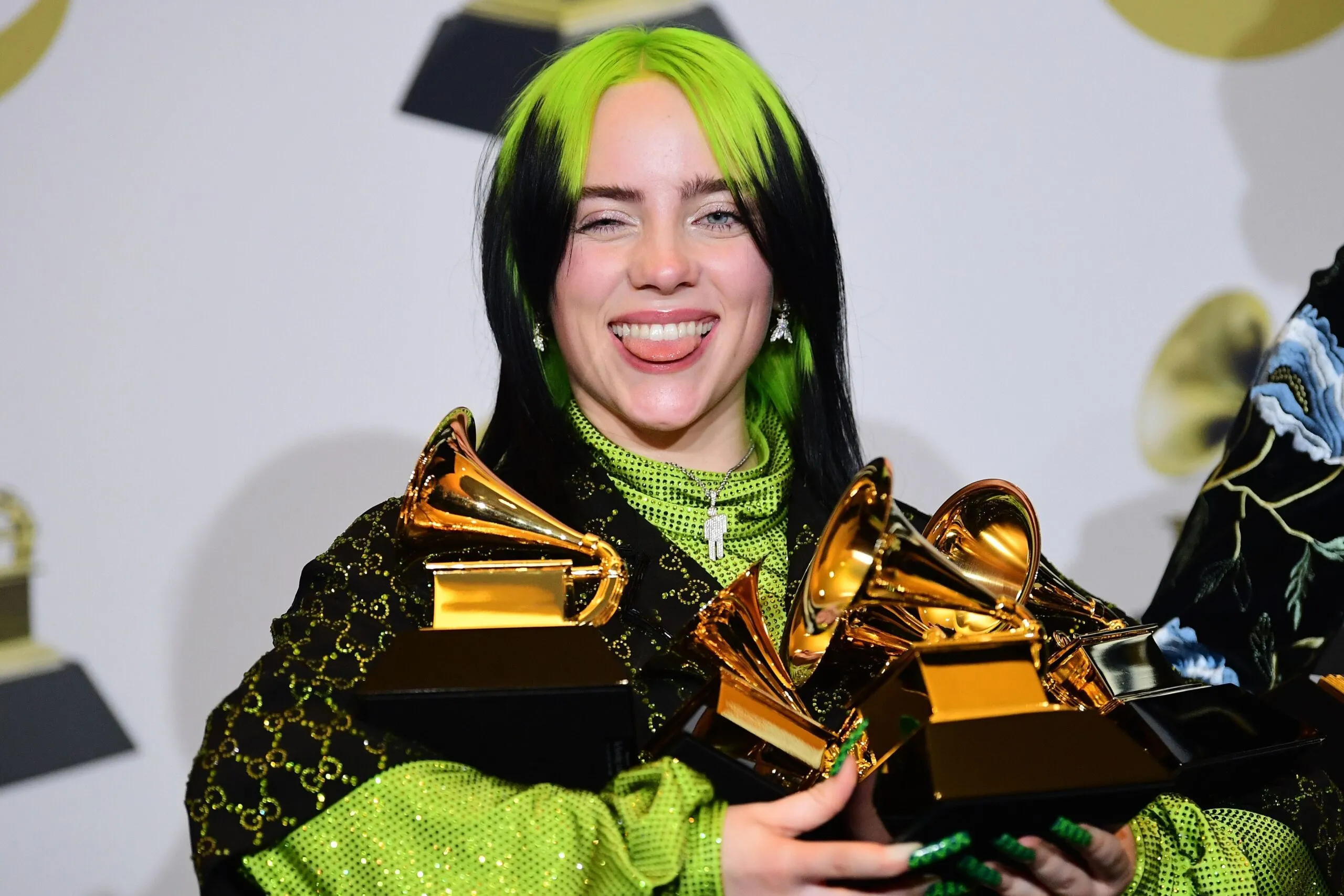 Billie Eilish spune că îi este „greu să se uite” la noul ei documentar: „Atunci eram super enervantă”