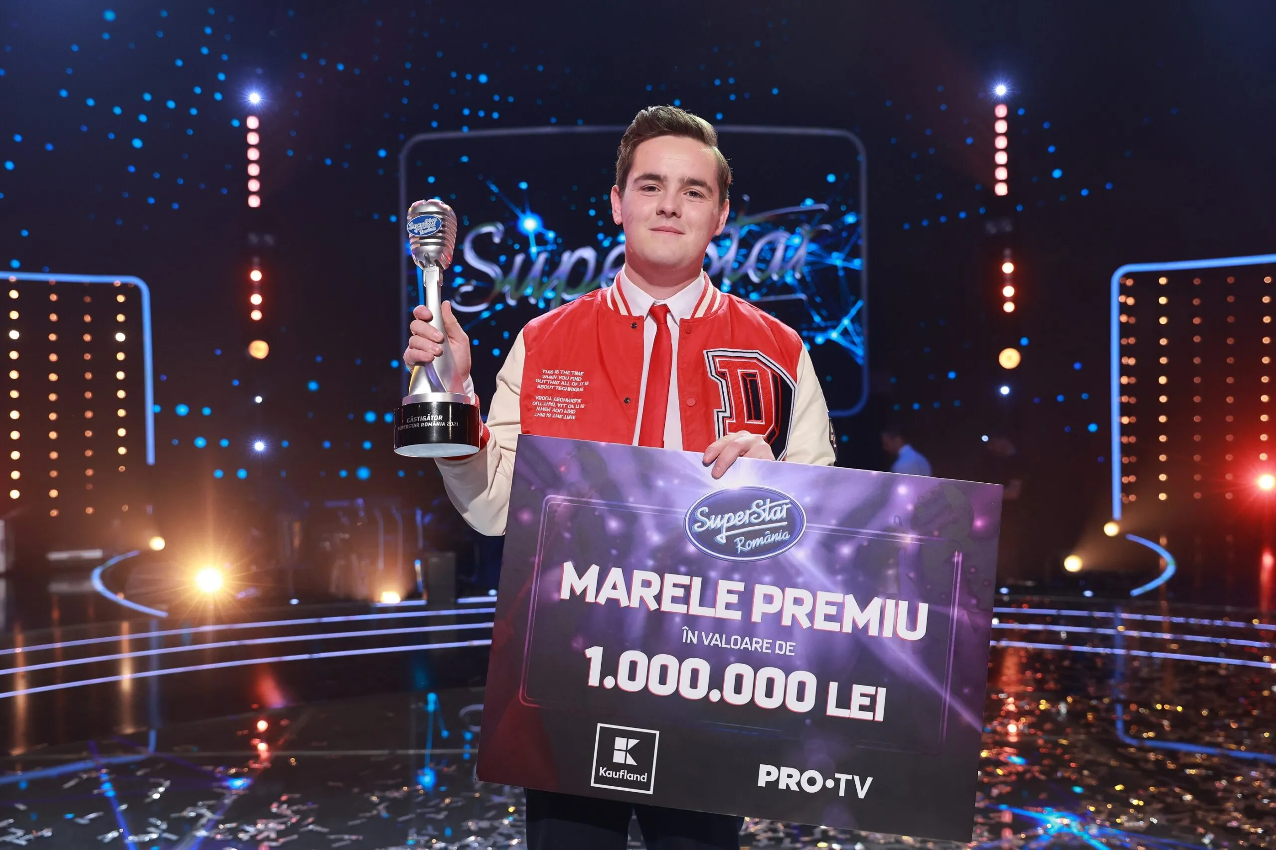 Interviu Exclusiv Alessandro Mucea: „As face duete cu toti cei patru jurati de la SuperStar”