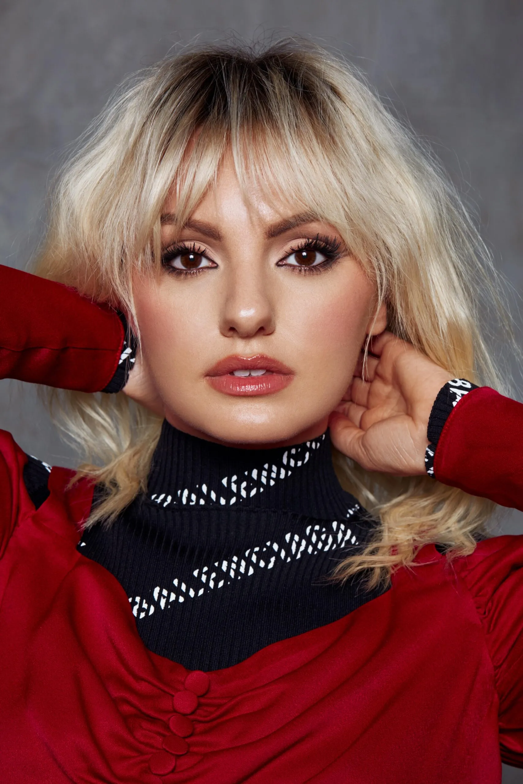 Alexandra Stan a ramas fara contul de Instagram