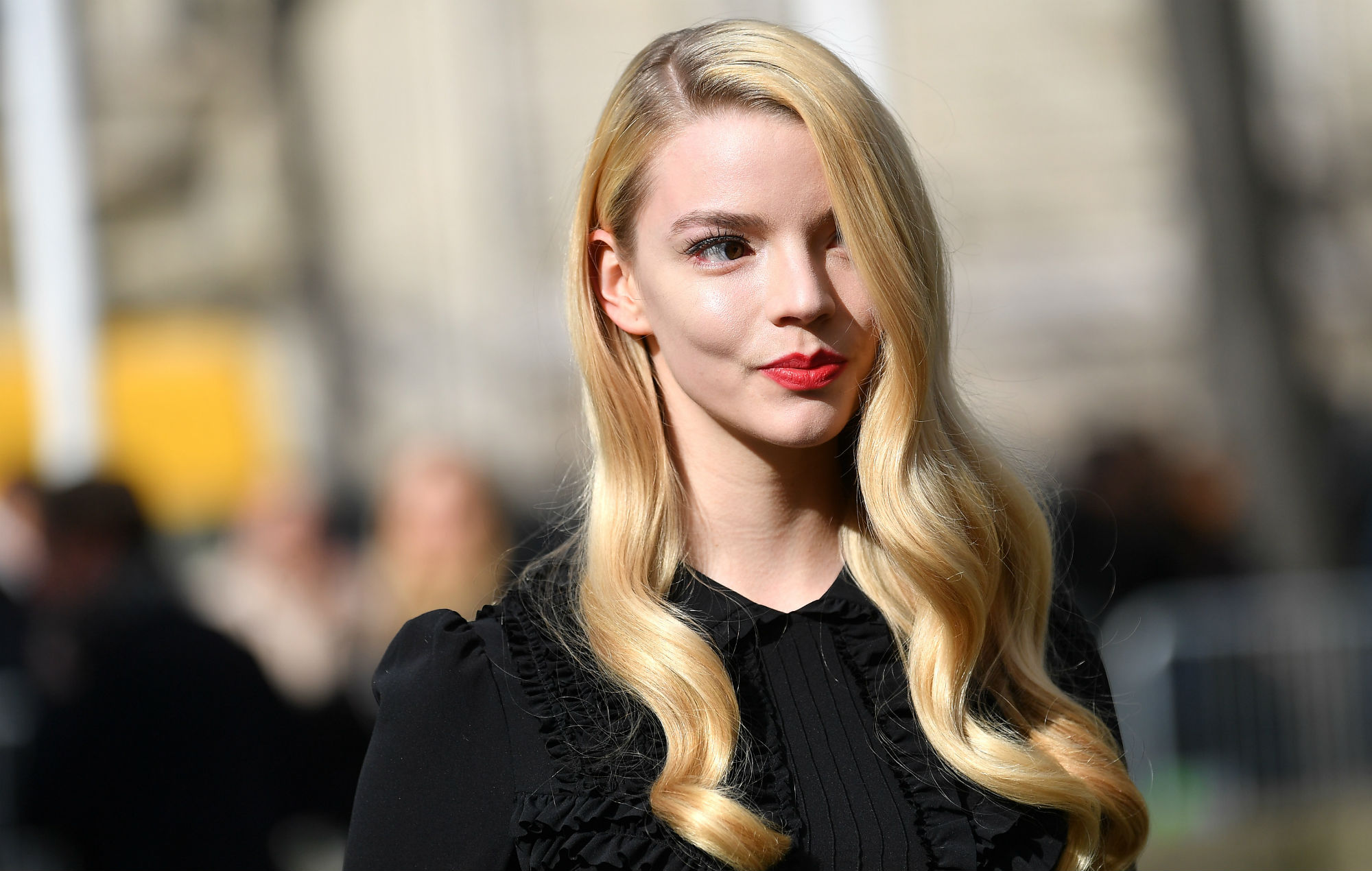 Care este culoarea naturală a părului lui Anya Taylor-Joy? Indiciu: Nu este roșu ca al lui Beth Harmon