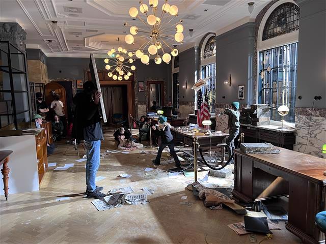 Armin van Buuren si The Stickmen Project au lansat videoclipul oficial al piesei „No Fun”