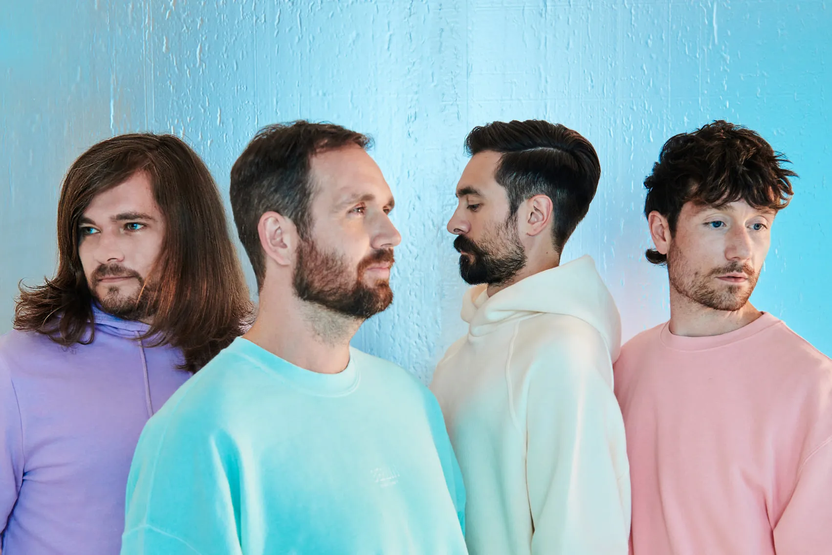 Bastille a lansat piesa “No Bad Days” si a anuntat albumul “Give Me The Future”