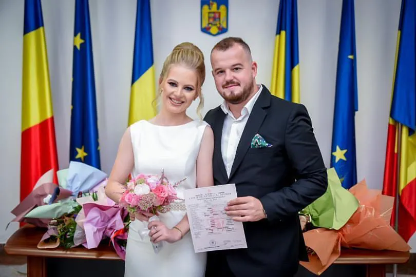 Momente de fericire extremă pentru un cunoscut cuplu din muzică! S-au căsătorit civil: ”O zi care va rămâne întipărită în inimile noastre”