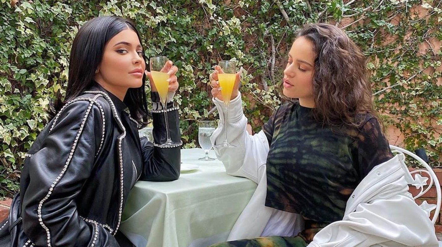 Rosalia şi Kylie Jenner, „logodite” pe Instagram