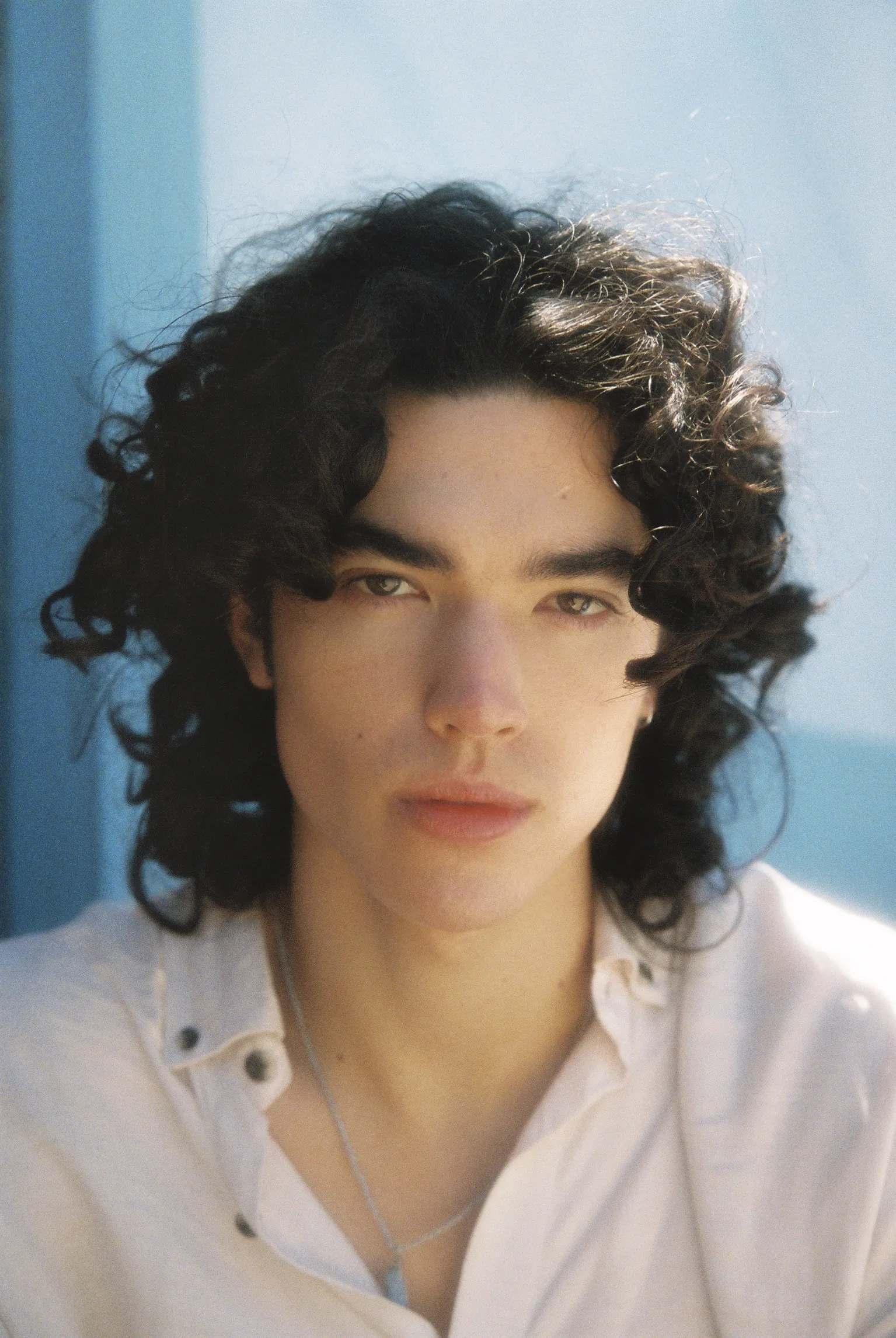 Conan Gray a lansat noul single „People Watching”