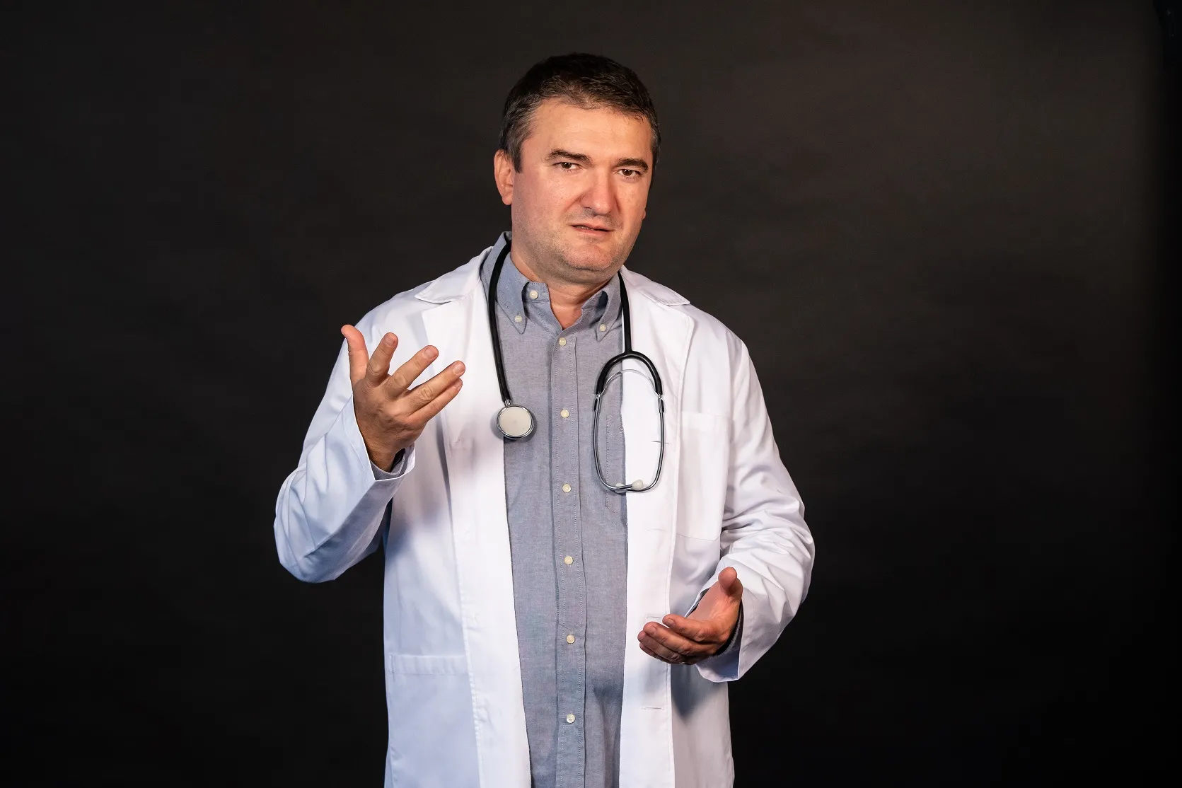 Cabinetul Dr. Chiotea se deschide luni la TVR 1