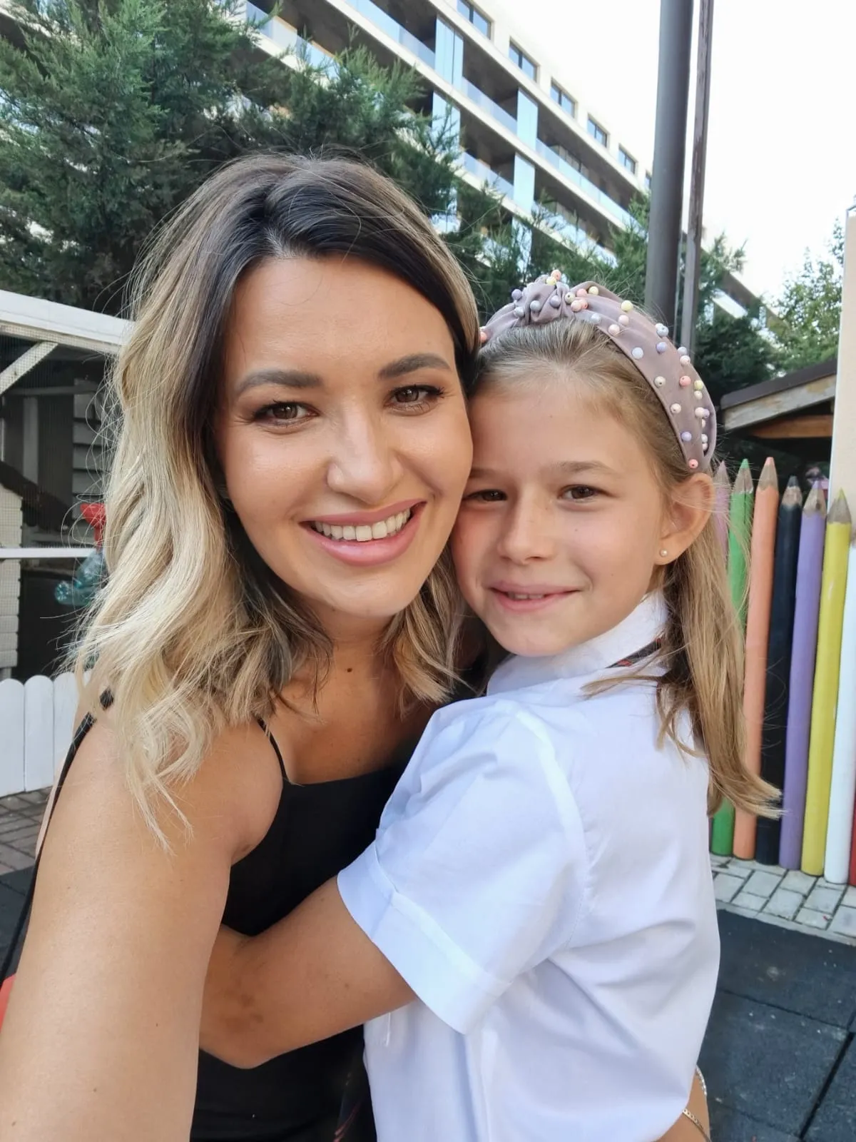 Ela Crăciun este acum de trei ori mai emoţionată în prima zi de şcoală a copiilor