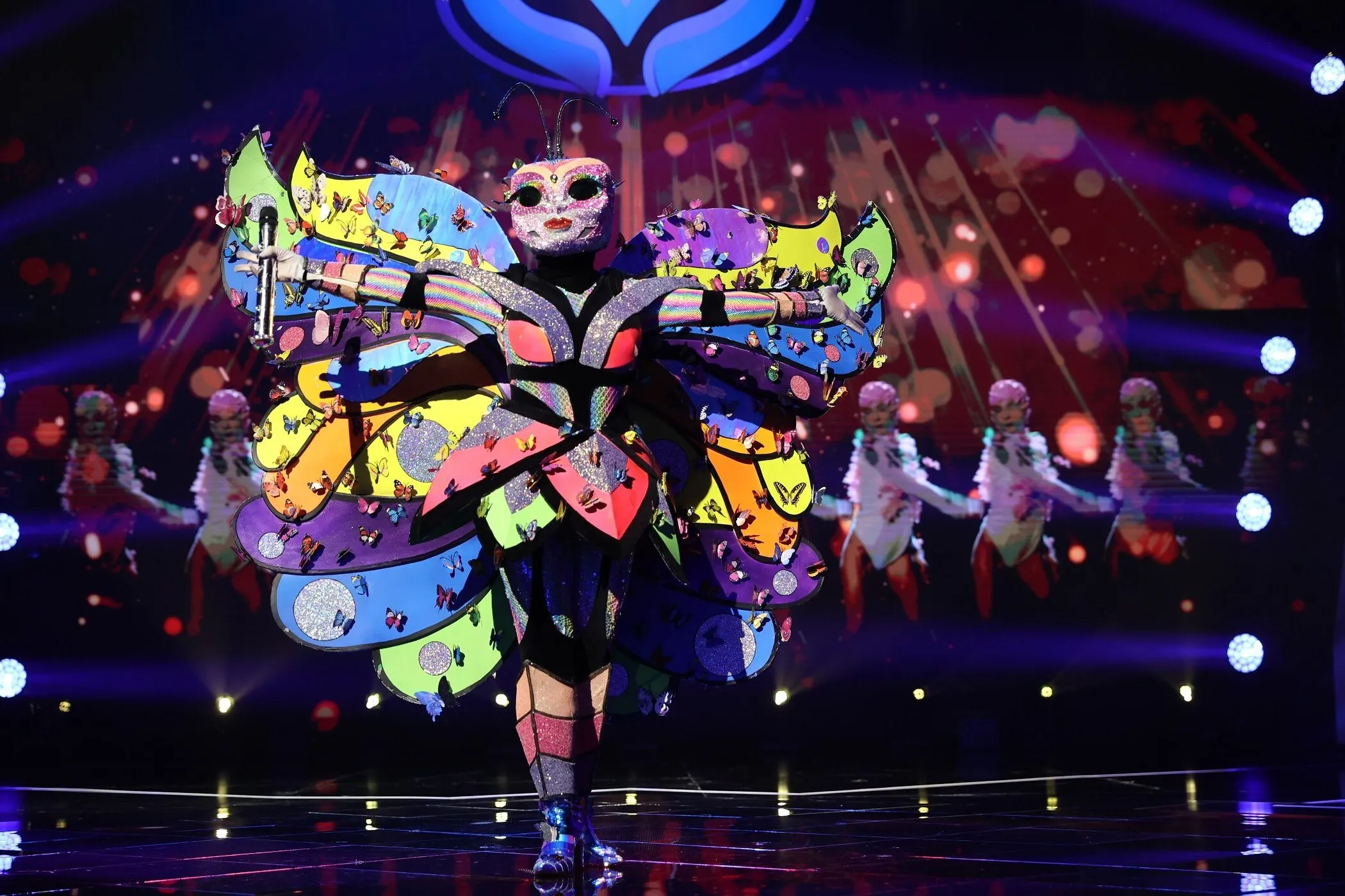 Fluturele isi deschide sufletul in fata detectivilor Masked Singer Romania: ”Succesul e iluzia cu care m-am hranit mult timp… E un pret pe care l-am platit pe propria piele!”