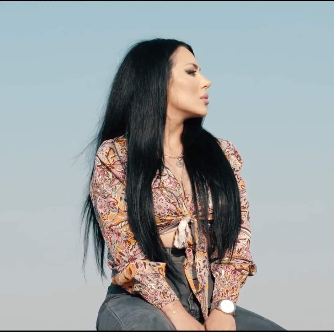 Glorya a revenit si a lansat videoclipul piesei „Totdeauna”