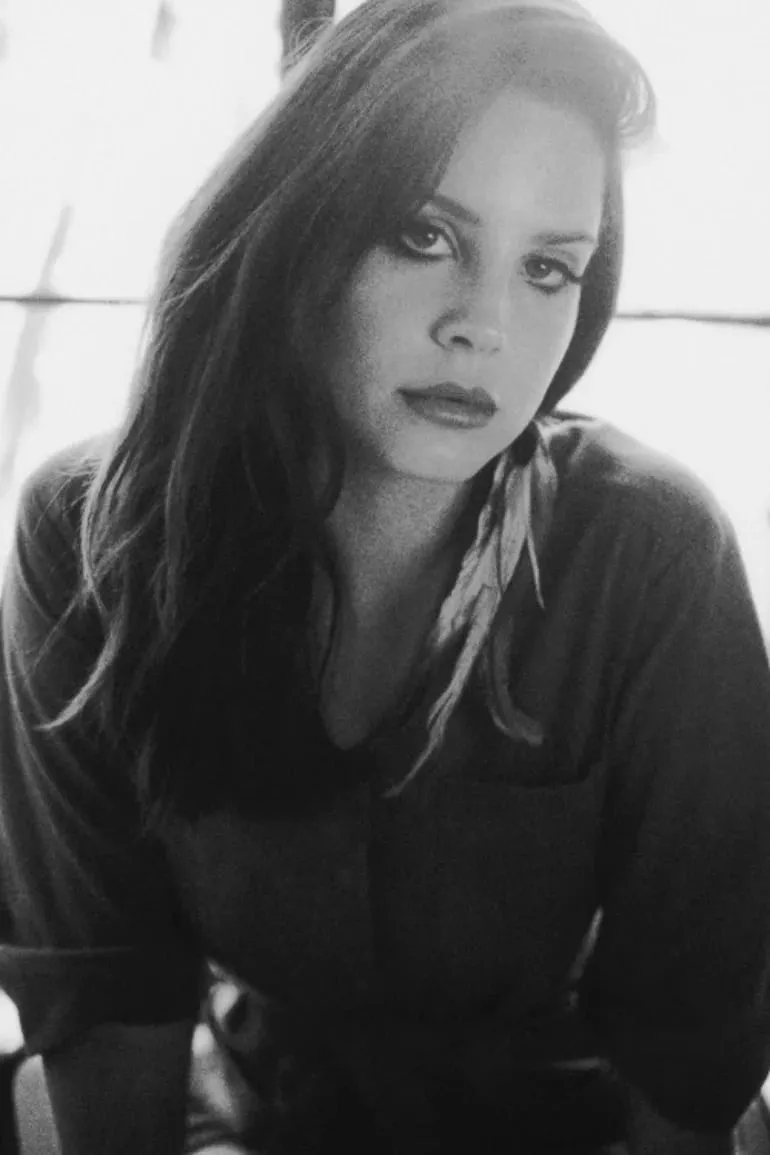 Lana Del Rey a lansat piesa „Watercolor Eyes”