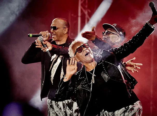 Reprezentanții ”Cărții Recordurilor” vin la București pentru Festivalul Forever Hit