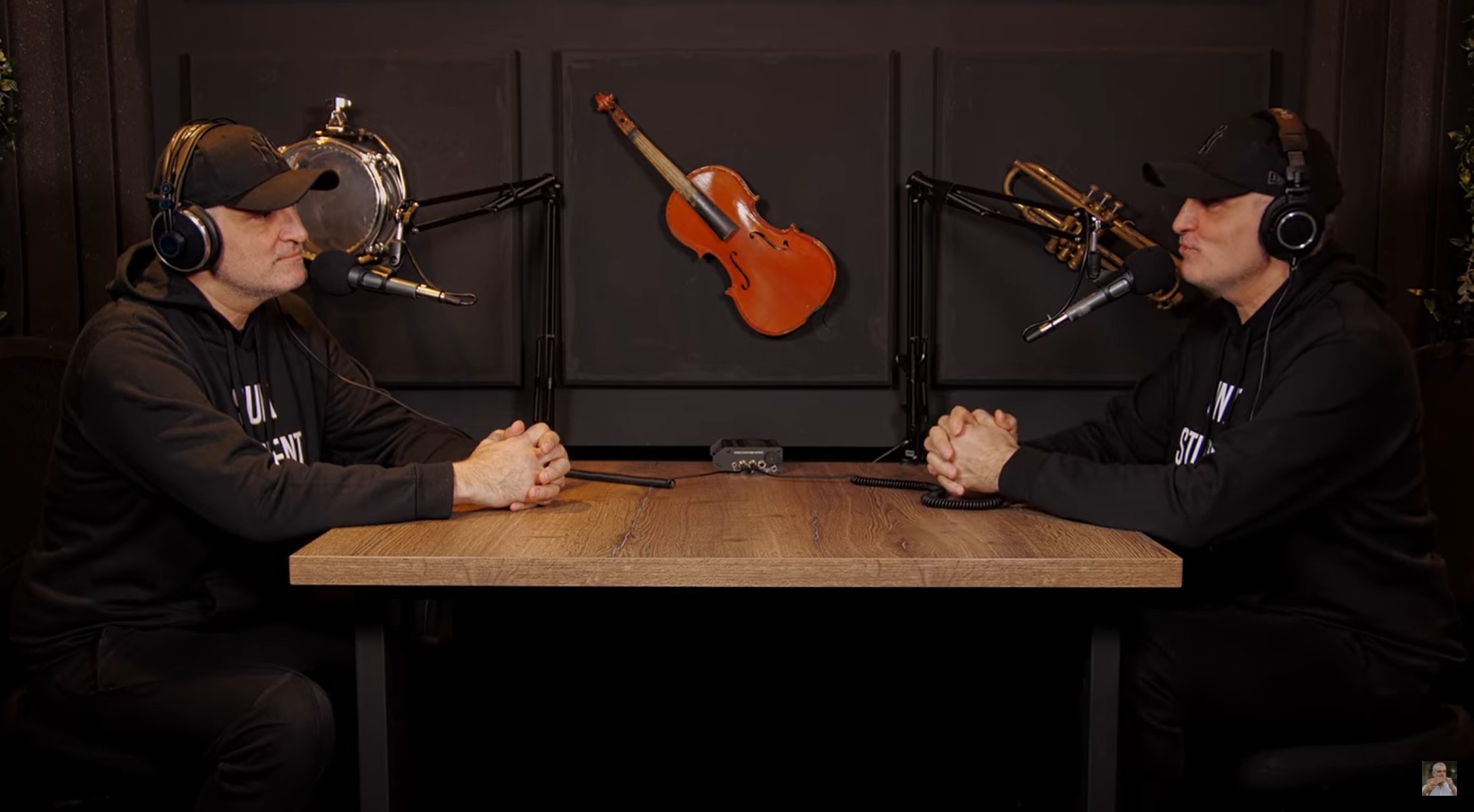 Damian Drăghici își lansează podcast pe Youtube! Afla raspunsul la intrebarea ”Pe ce muzică face dragoste Damian Drăghici?”