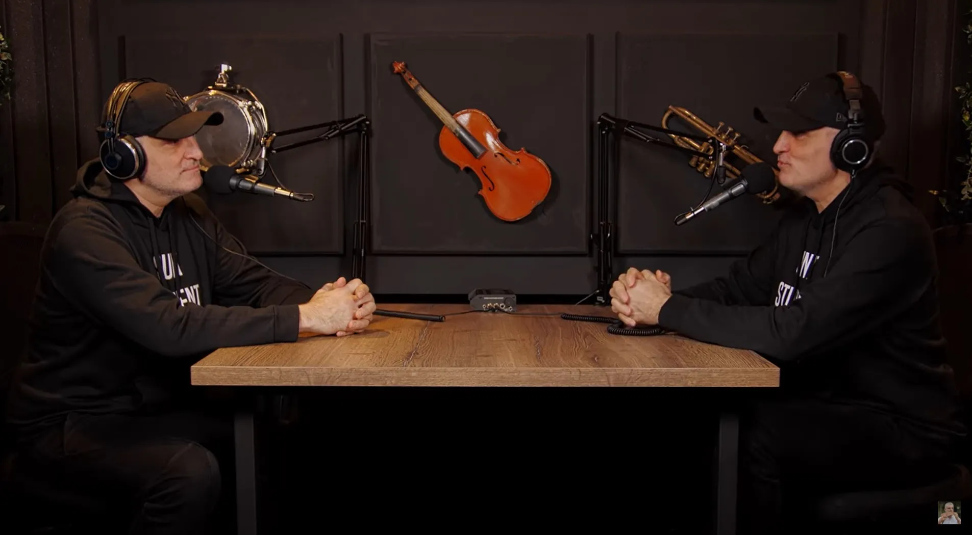 Damian Drăghici își lansează podcast pe Youtube! Afla raspunsul la intrebarea ”Pe ce muzică face dragoste Damian Drăghici?”