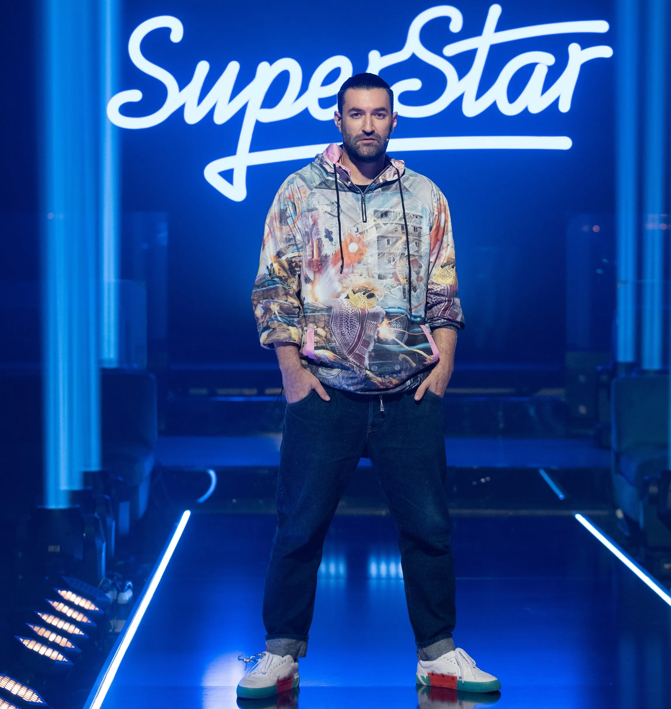 Smiley: ”Ce-o fi in sufletul lui acum?” Intrebarea care sintetizeaza emotia concurentilor inaintea ultimelor recall-uri la SuperStar Romania!