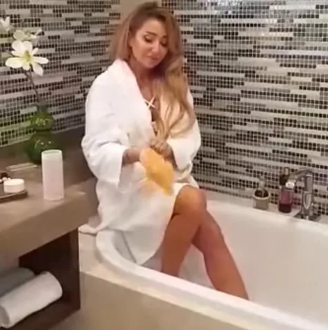 Ce au în comun Sonia Trifan, Navi și Ana Otvoș? Descoperă vedetele în ipostaze sexy!
