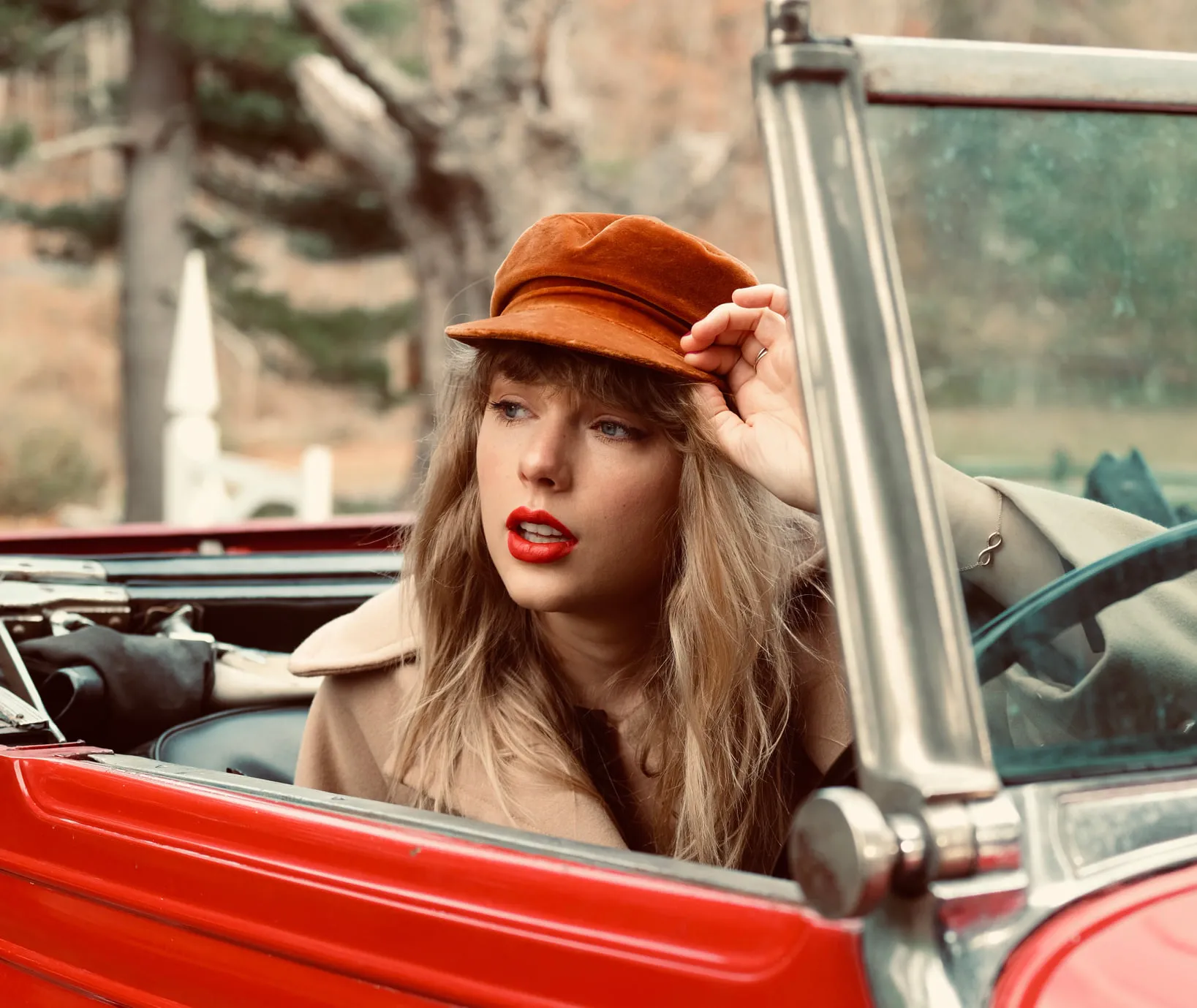 Taylor Swift lansează albumul „Red (Taylor’s Version)”