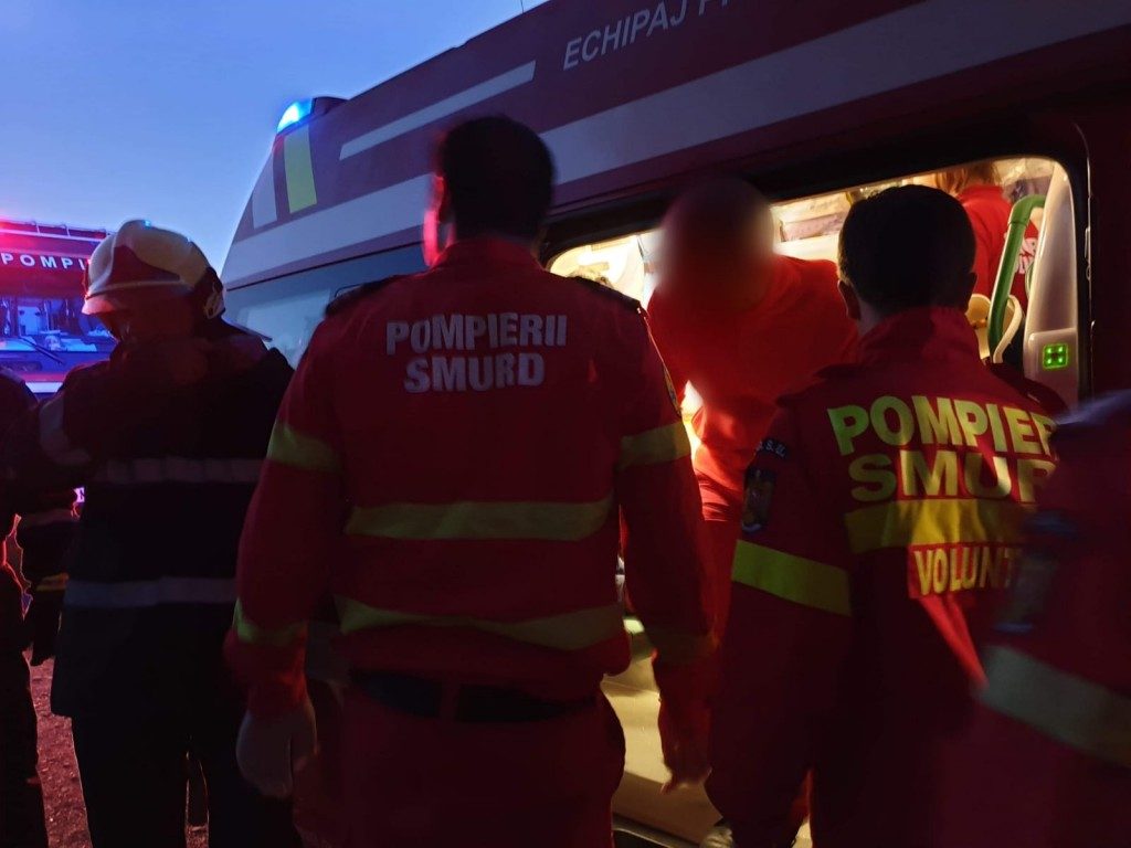 Accident rutier produs pe DN7, între Tălmaciu şi Boiţa, în care au fost implicate un TIR, un autocar şi un autoturism