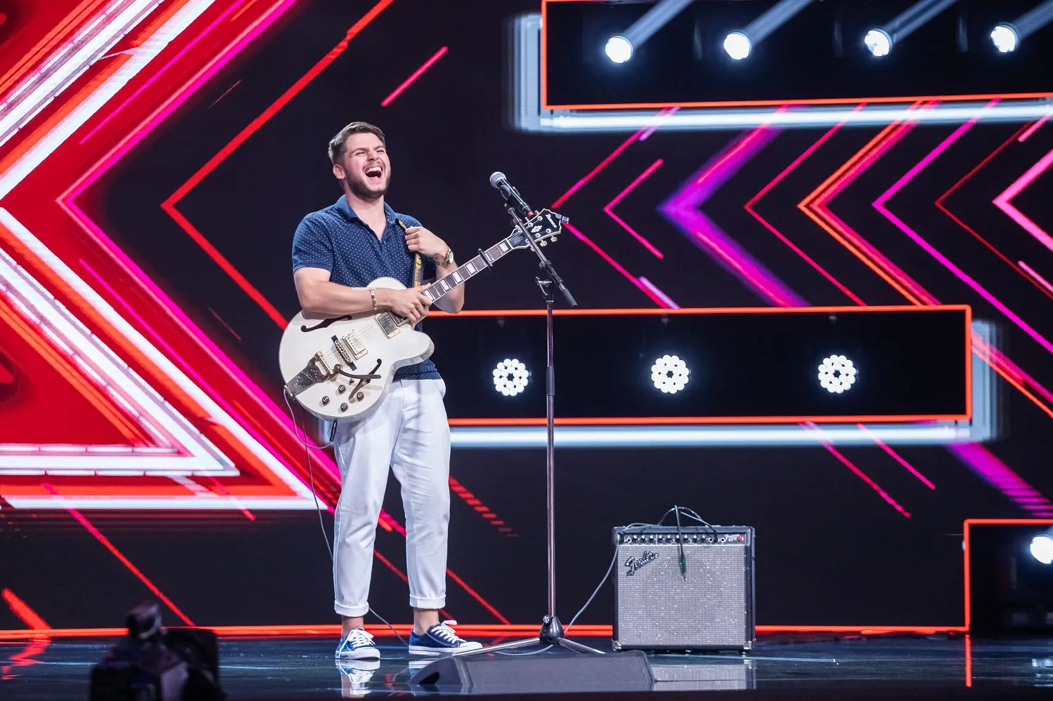 Primul concurent X Factor din grupa Loredanei Groza, nepotul unui cântăreț celebru din România