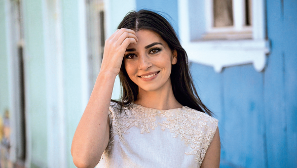Alexandra Ușurelu lansează Ușor