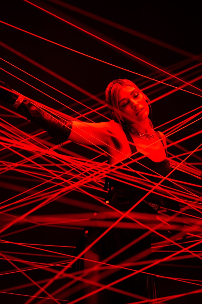 Alina Eremia ocupa primul loc in topul Mediaforest cu piesa „Noi”