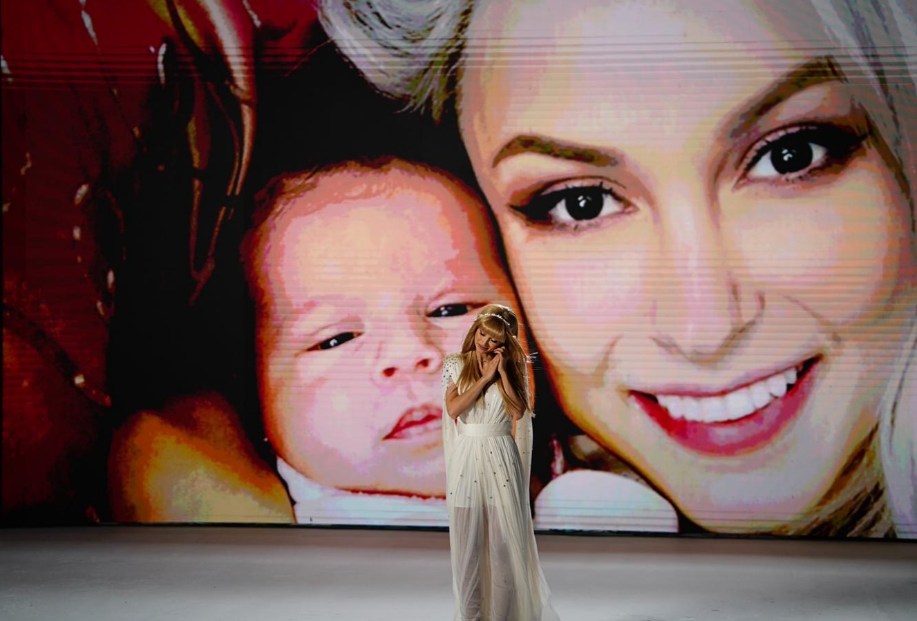 „Amintiri” cât o mie de cuvinte: Andreea Bălan lansează un nou videoclip