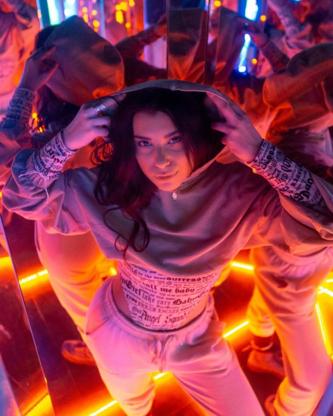ANE revine cu nou nume de scenă și o piesa fresh, „Bailar”