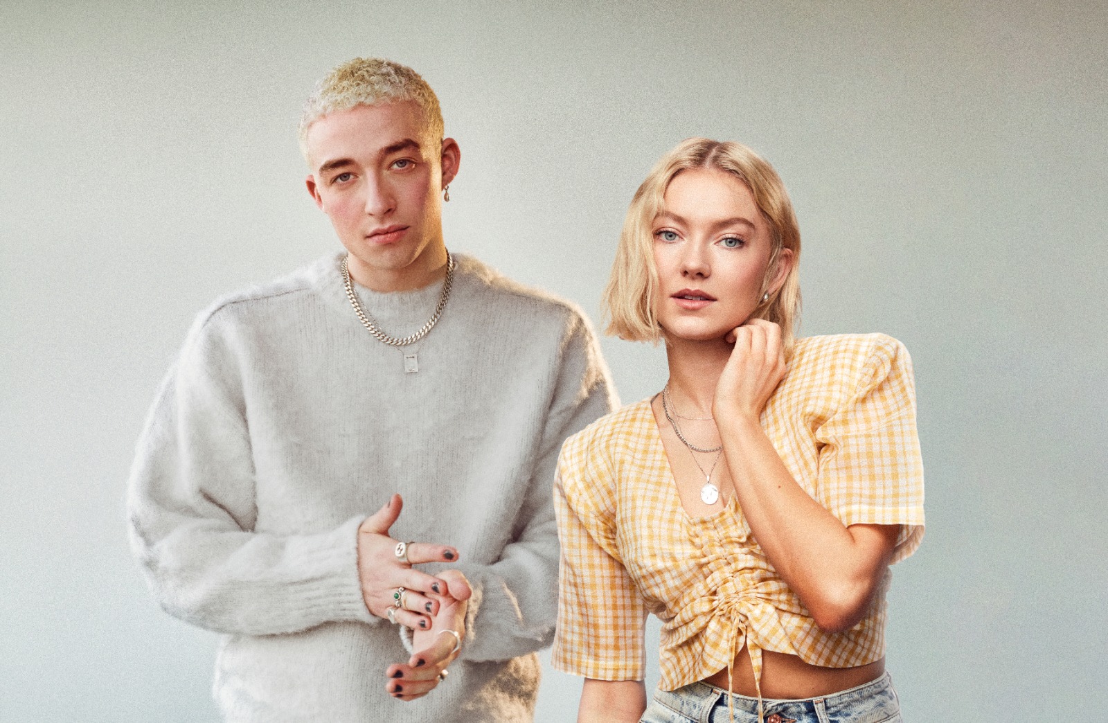 Astrid S lansează o nouă versiune a hit-ului “Hurts So Good”, în colaborare cu Maximillian și Kina