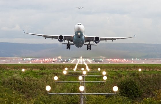 151 de euro pentru un bilet de avion, în perioada sărbătorilor de iarnă