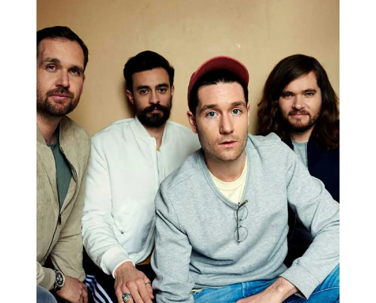Bastille a lansat „Give Me The Future”