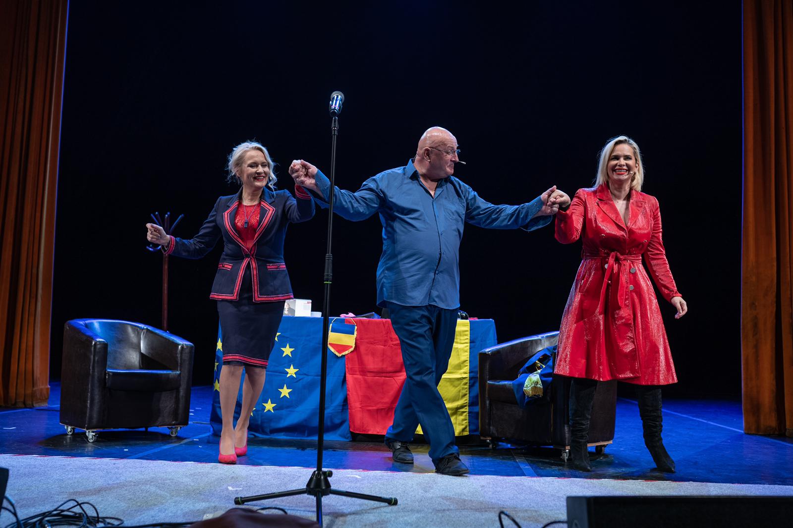 Constantin Cotimanis, Marius Bodochi, Anca Sigartău și Paula Chirilă au adus zâmbetul pe buzele spectatorilor