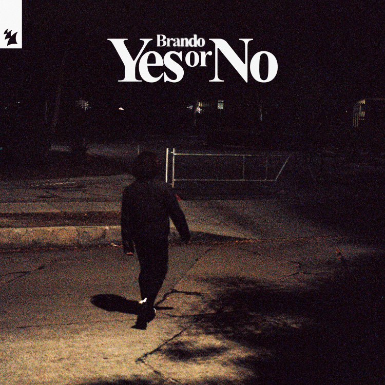 Brando pluteste in jurul L.A.-ului pentru noul sau single: ”Yes Or No”