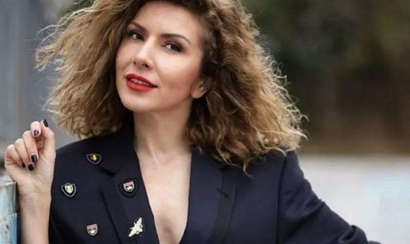 Carmen Brumă le-a dat replica cârcotașilor: „Văd atât de multă lume preocupată de fundul meu. Zic să-l vedeţi mai bine ”