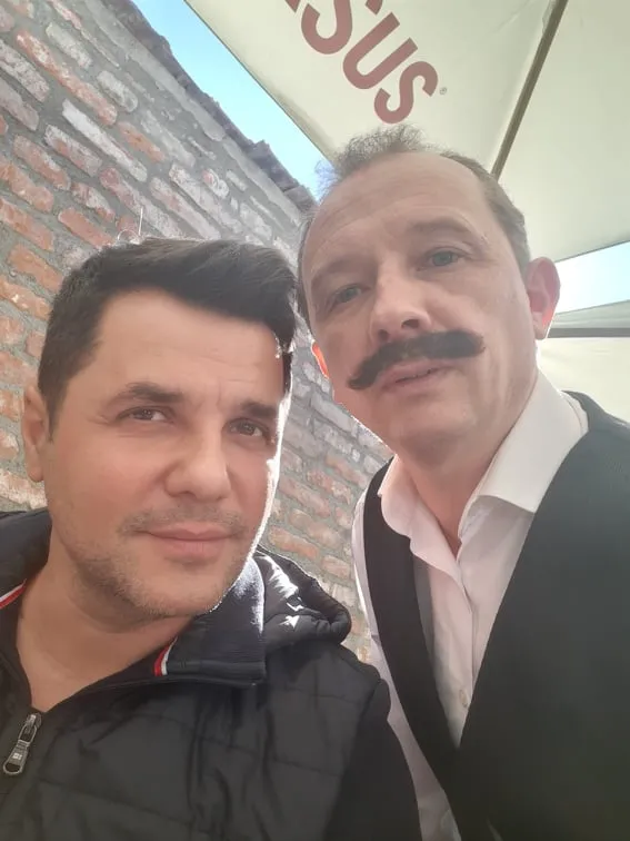 Cove este invitat special în sitcom-ul Oportuniștii, de la Prima TV