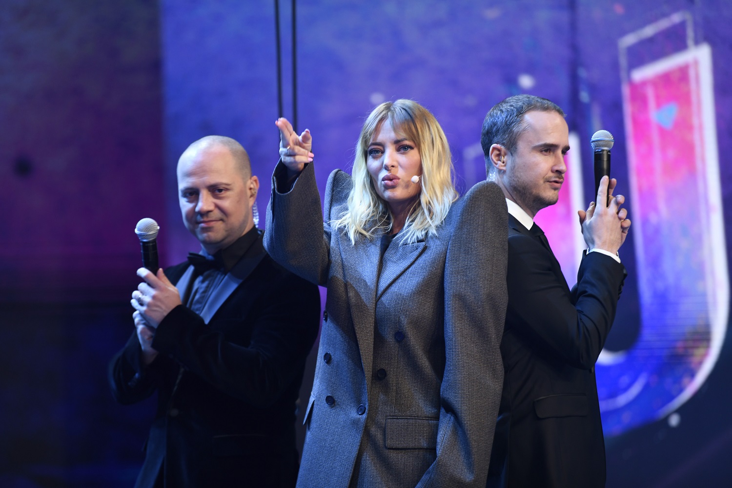 ”Jurați in aer”, la iUmor! Delia, Mihai Bendeac si Cheluu zboara la emisiunea Antenei1