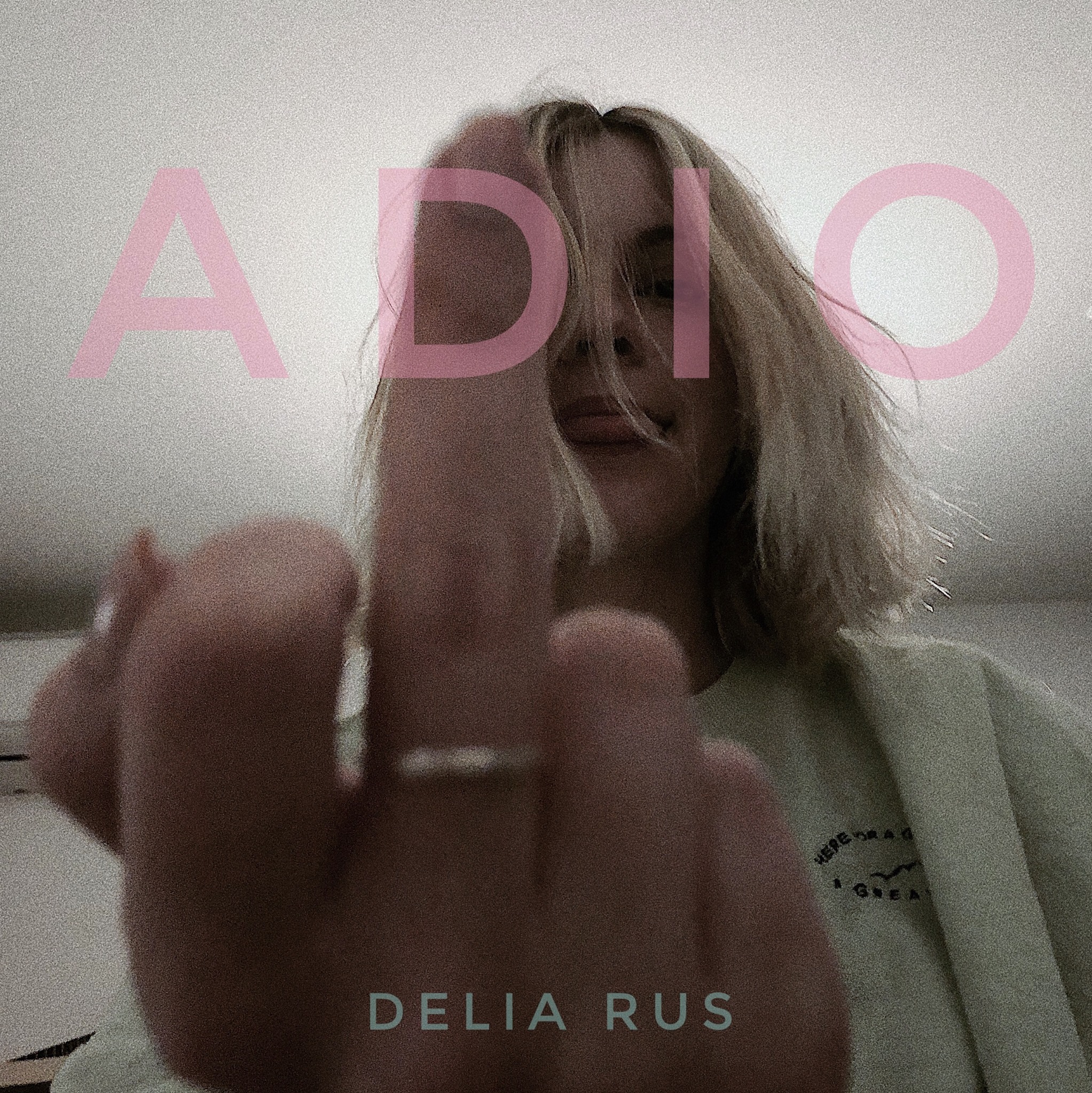 Delia Rus revine cu „Adio”, cel mai recent single al artistei