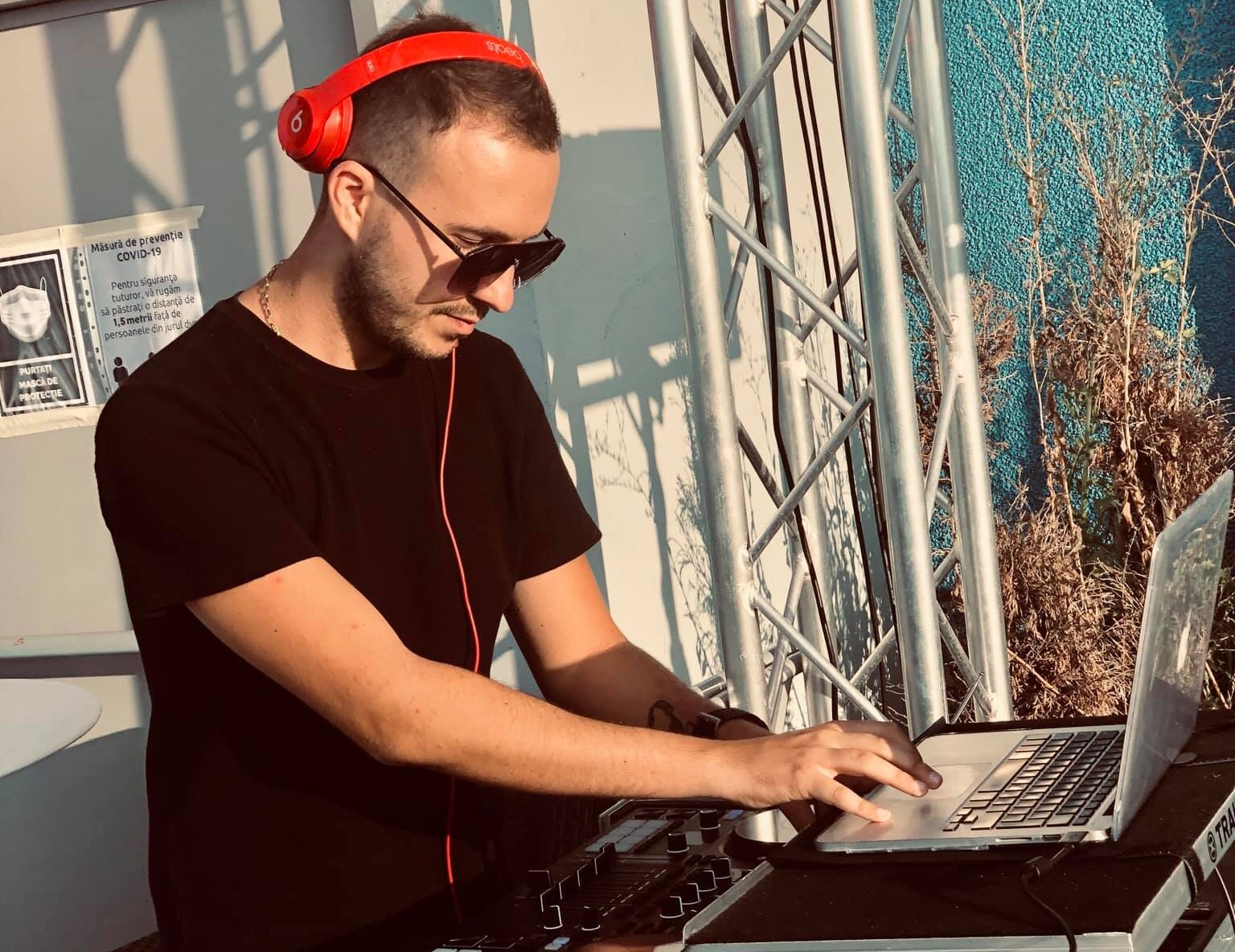Cine este in realitate DJ Stone de la Star Matinal?