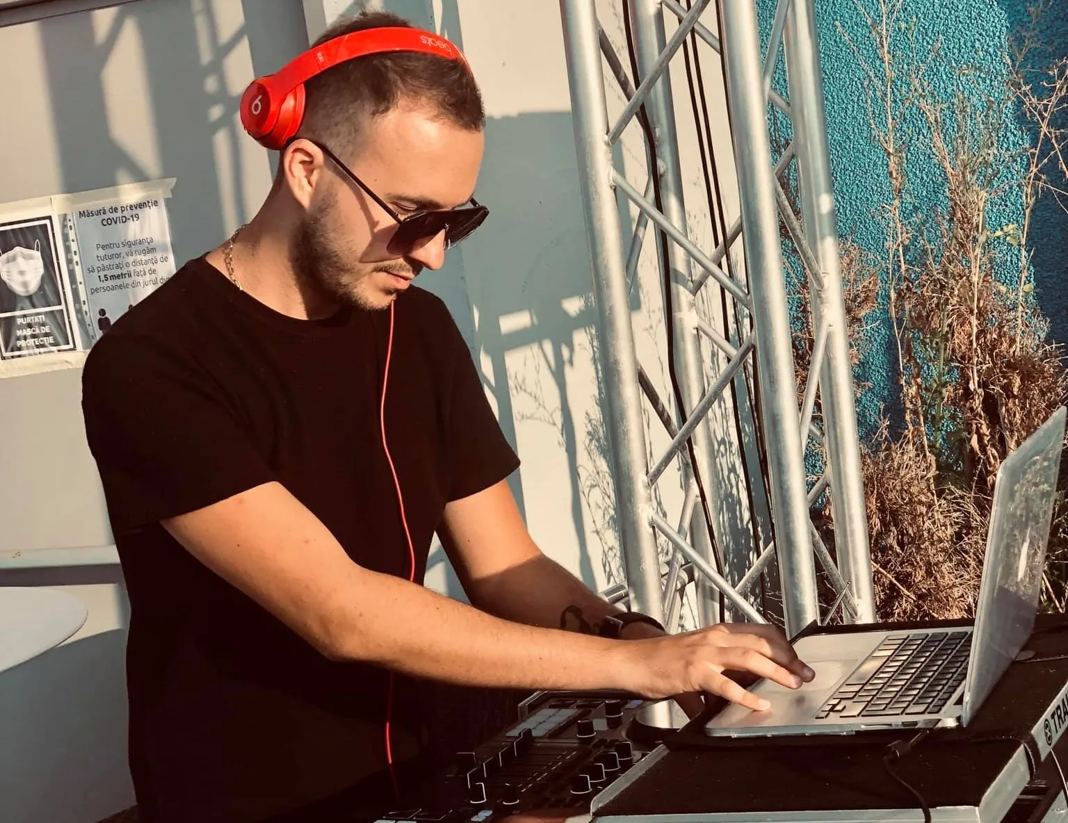 Cine este in realitate DJ Stone de la Star Matinal?
