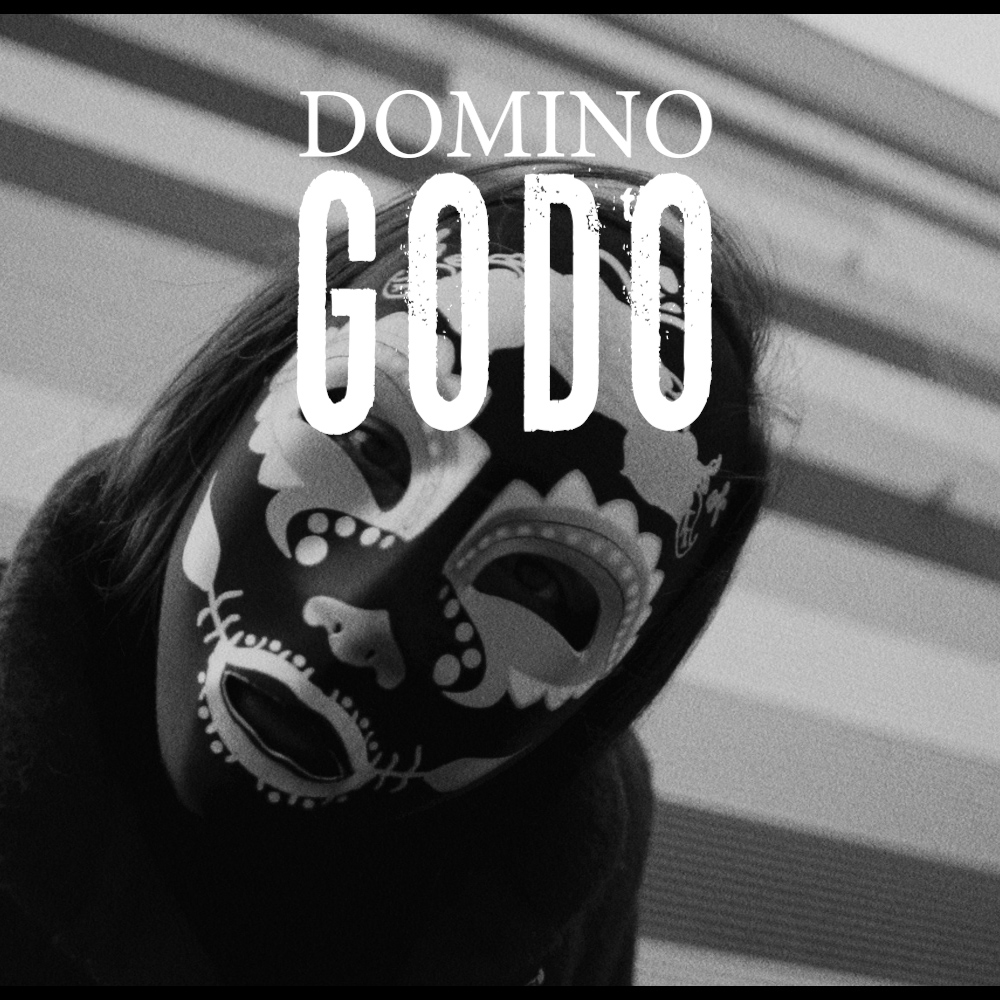 Domino revine cu o nouă piesă EDM, Godo, menită să anihileze orice impuls de frică sau emoție negativă