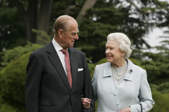 Regina și prințul Philip se vor muta înapoi la casa din Londra înainte de vară