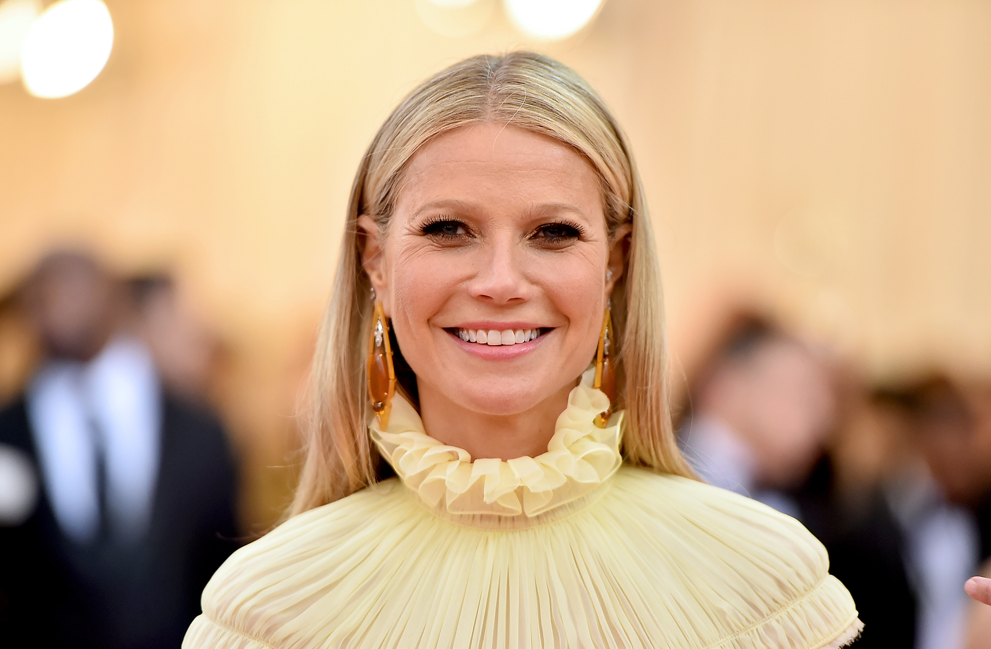 Gwyneth Paltrow dezvăluie că a avut COVID-19 „la început”, în timp ce detaliază cu ce simptome a rămas după această boală