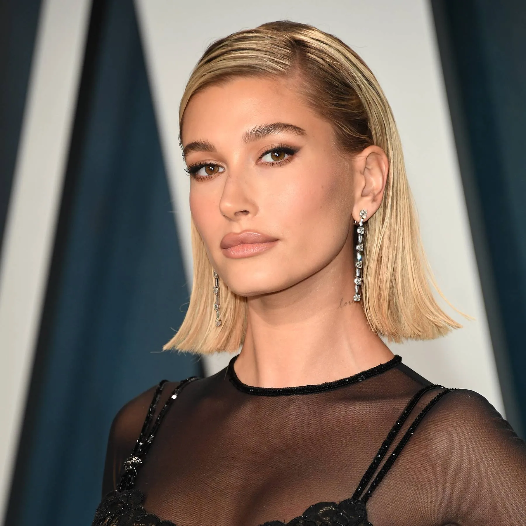 Soția lui Justin Bieber, Hailey Baldwin, dezvăluie must-have-urile ei de machiaj pandemic
