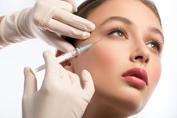 Botox versus Acid Hialuronic: afla de la specialişti ce sa alegi