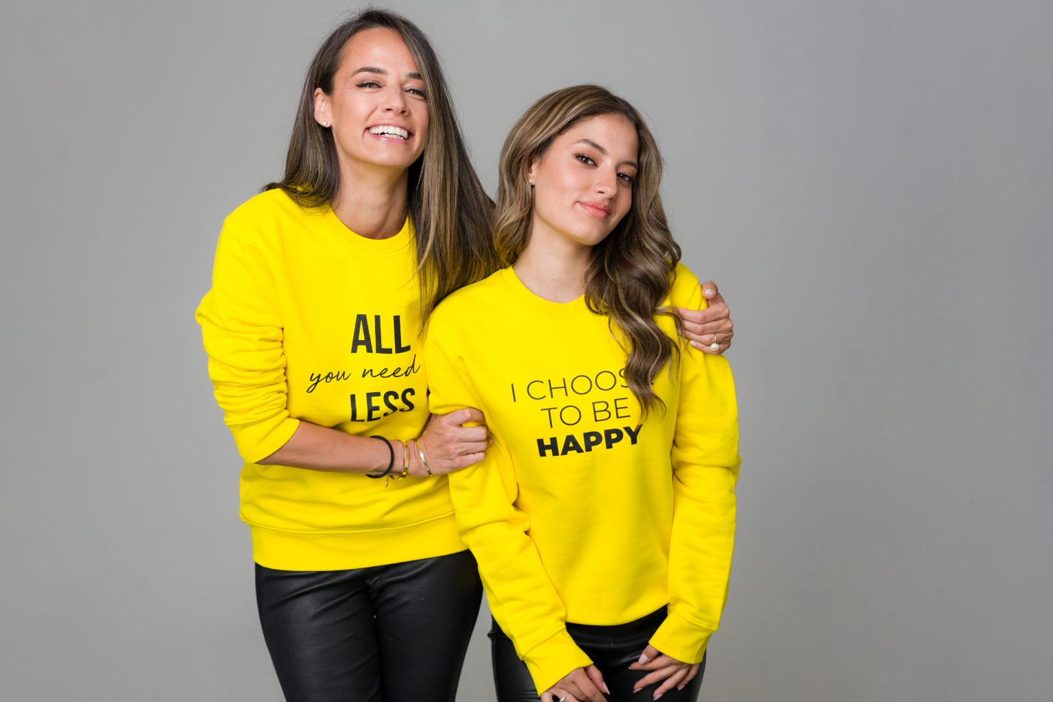 Jasmina, fiica lui Virgil Ianțu, promovează cea mai nouă colecție semnată de Andreea Raicu