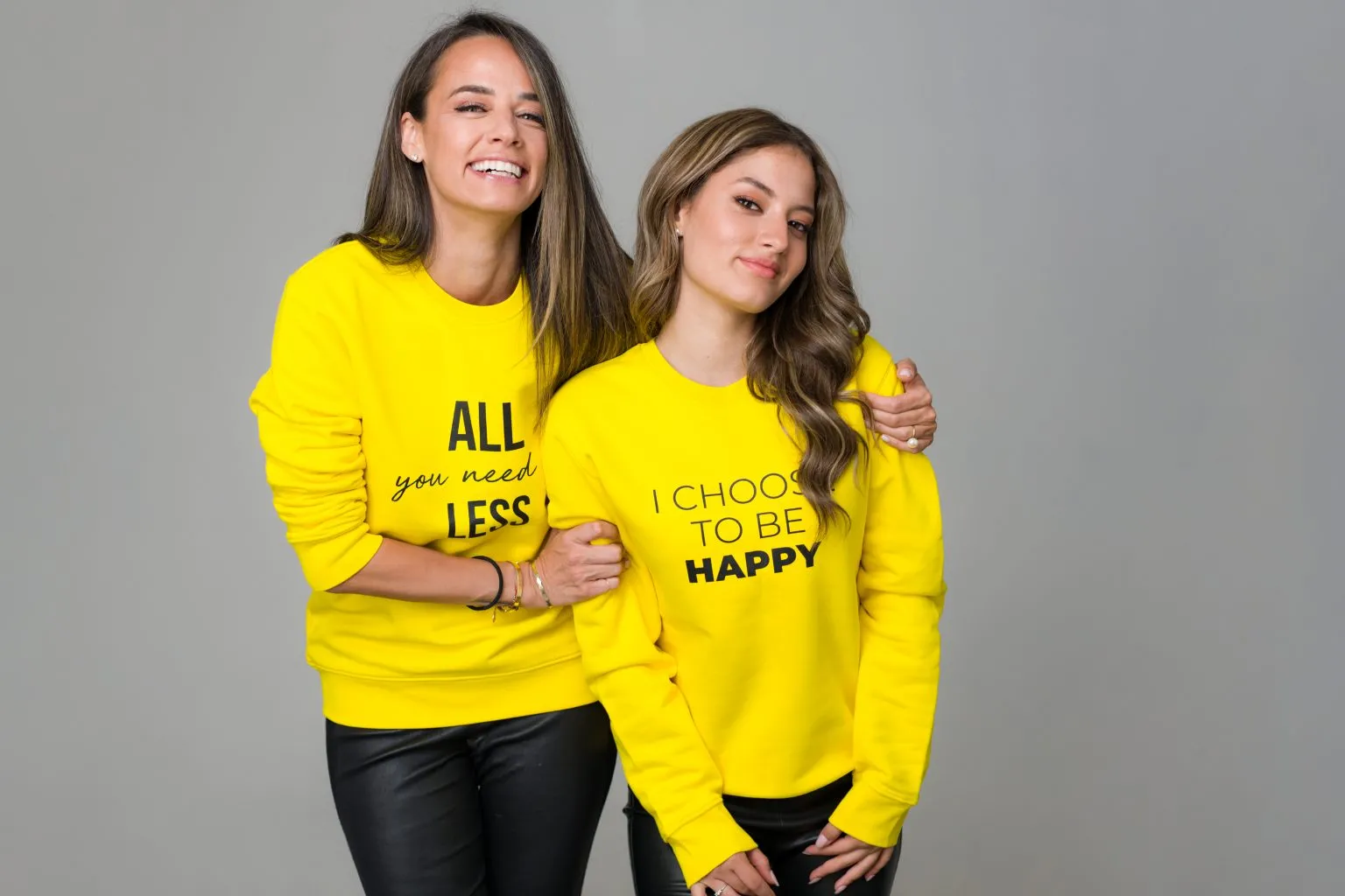 Jasmina, fiica lui Virgil Ianțu, promovează cea mai nouă colecție semnată de Andreea Raicu
