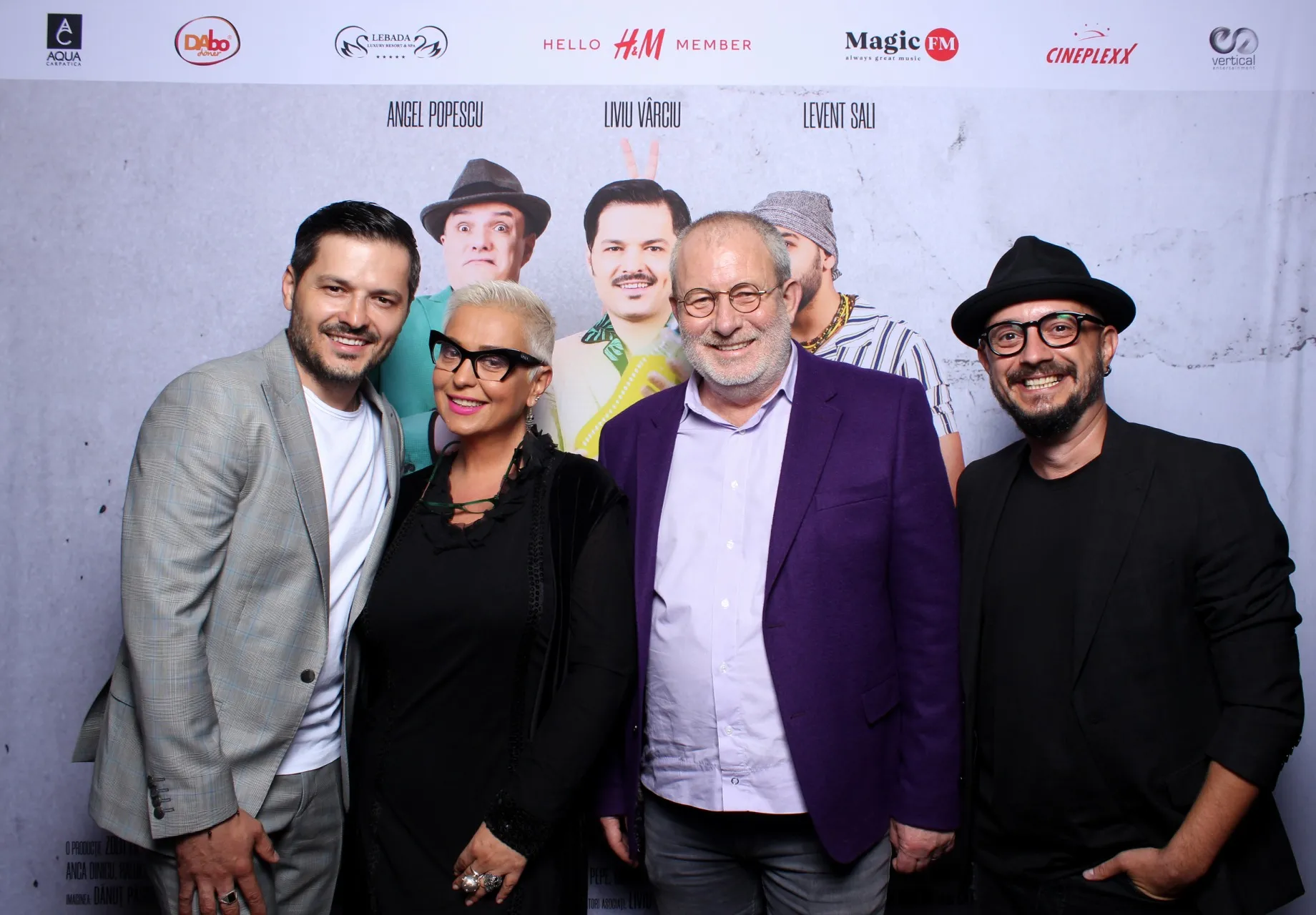 Vedetele au venit la premiera filmului „Zăpadă, Ceai și Dragoste” – Liviu Varciu si prietenii au vazut filmul