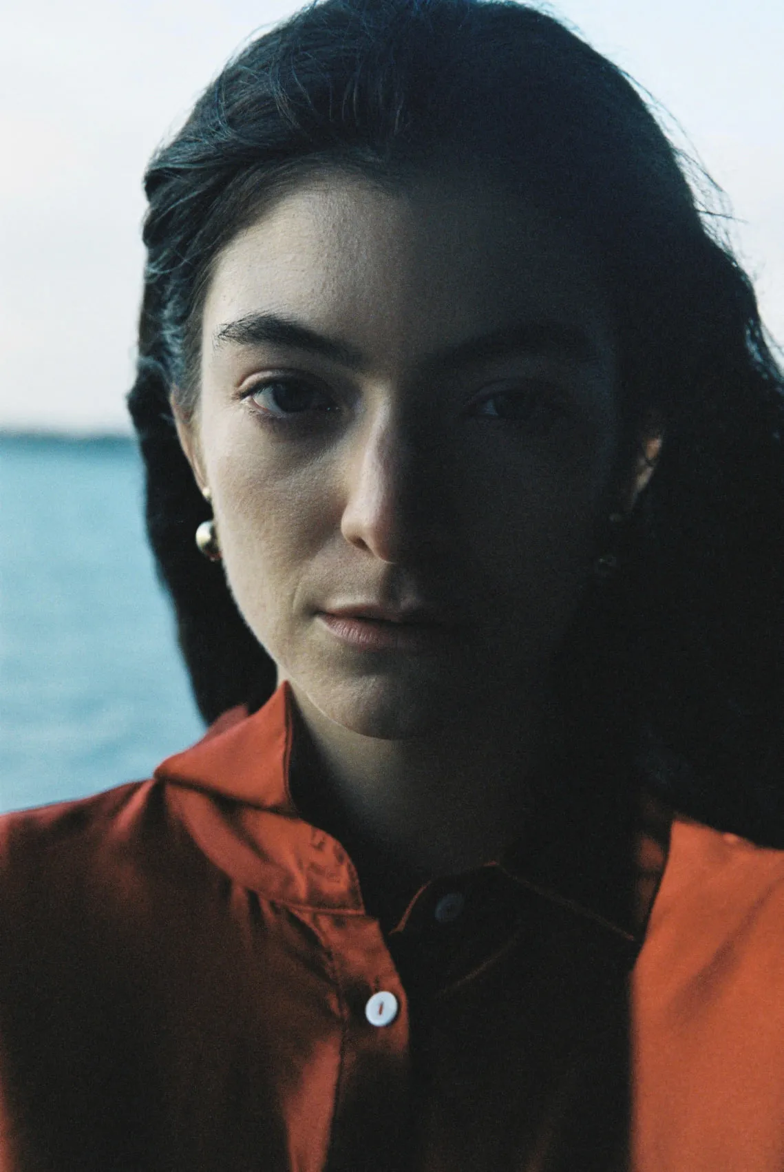 Lorde a lansat piesa „Stoned At The Nail Salon”, de pe urmatorul sau album – „Solar Power”