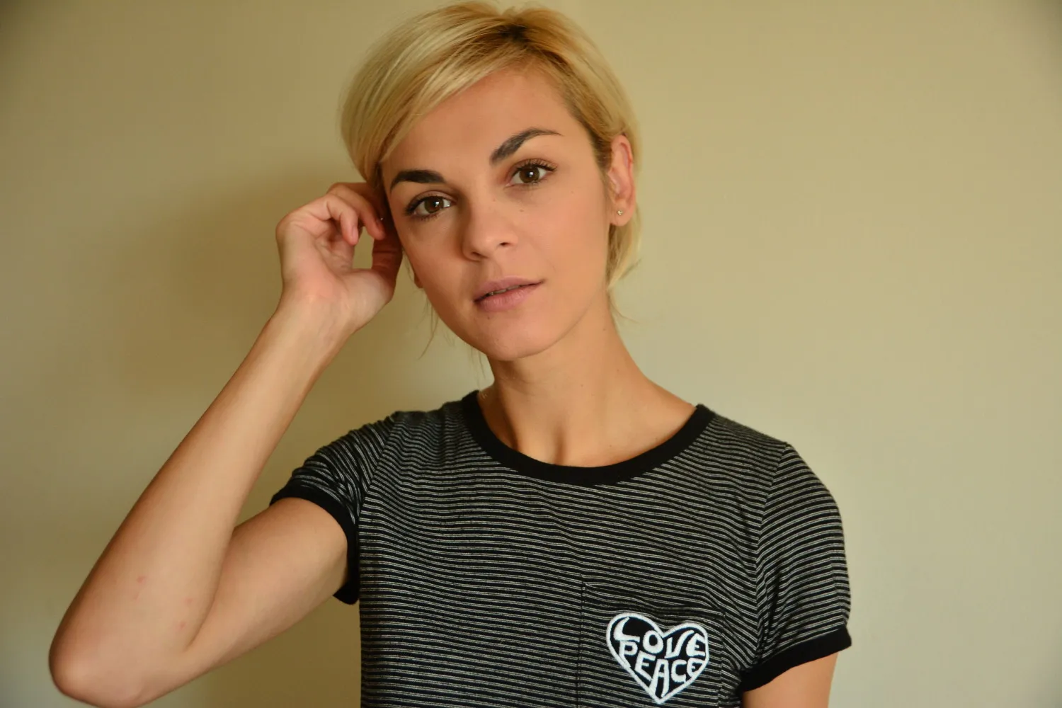 Interviu Madalina Anea: „Am lansat un serial online, am lucrat cu 5 actori din 3 tari de pe 2 continente”!